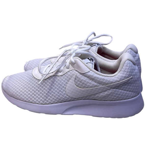 Nike Tanjun White Casual Athletic running Sneakers for finish line size US10 - Picture 2 of 14